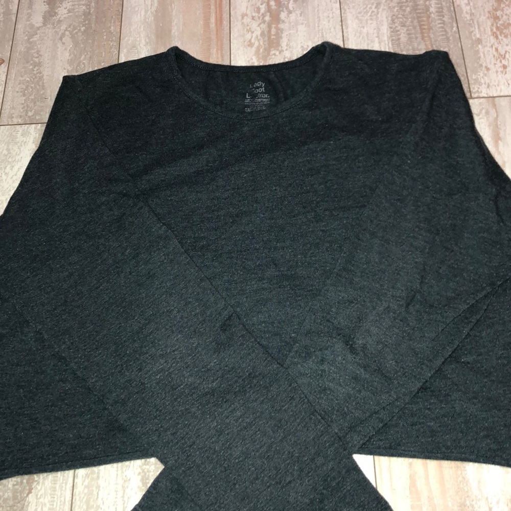 grey long sleeve tee